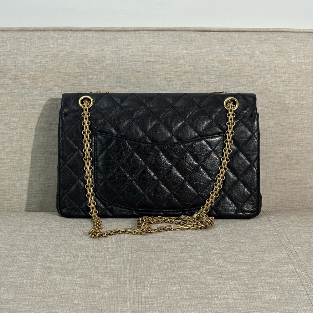 CHANEL Black Aged Calfskin Reissue 2.55 226 Flap Bag GHW - Picture 4 of 17
